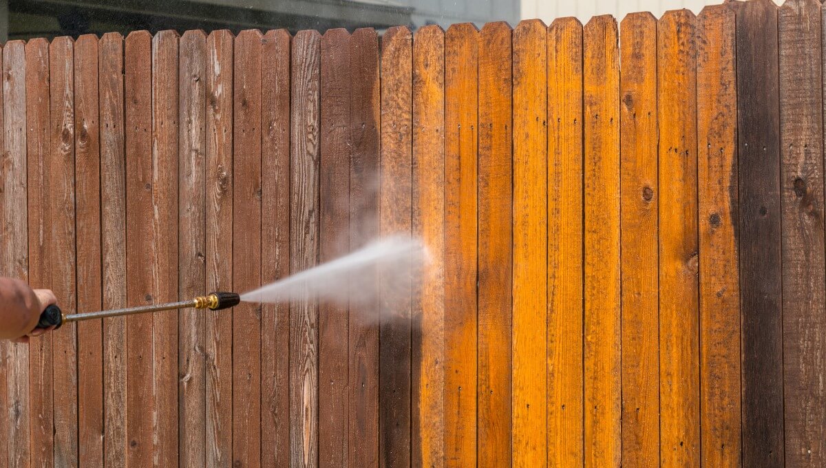 fence cleaning service