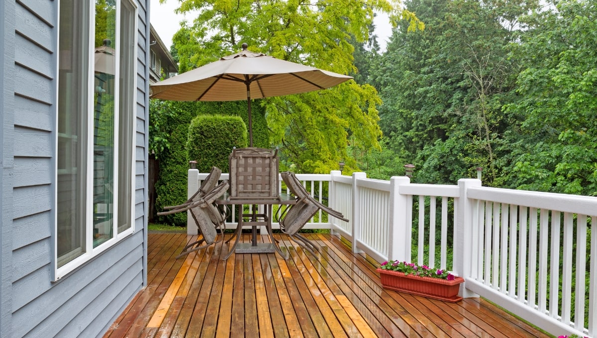 deck staining services in smyrna